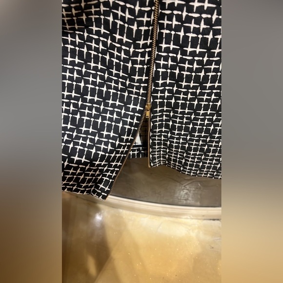 Chic Black and White Tweed Midi Dress - Picture 4 of 8